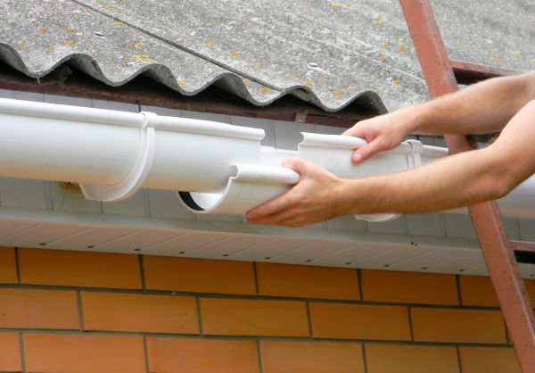 Gutter Hanging in Norcross